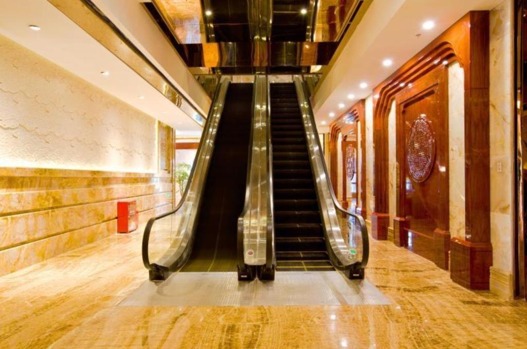 Chongqing Huachen International Hotel Екстериор снимка