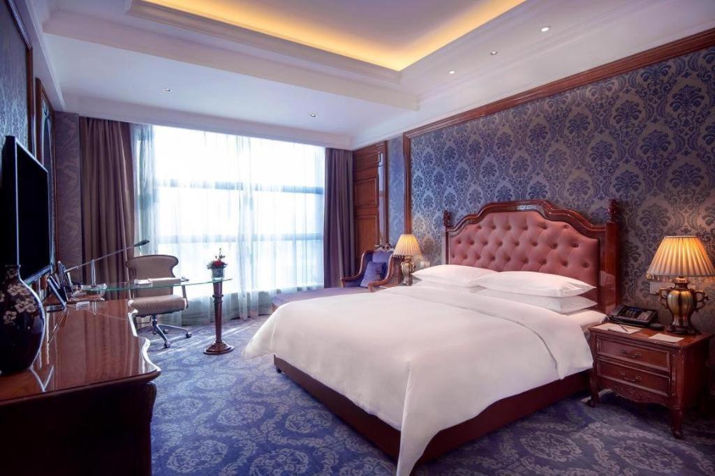 Chongqing Huachen International Hotel Екстериор снимка