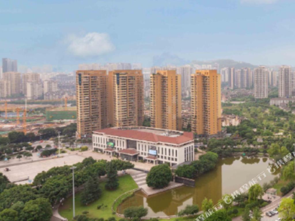 Chongqing Huachen International Hotel Екстериор снимка