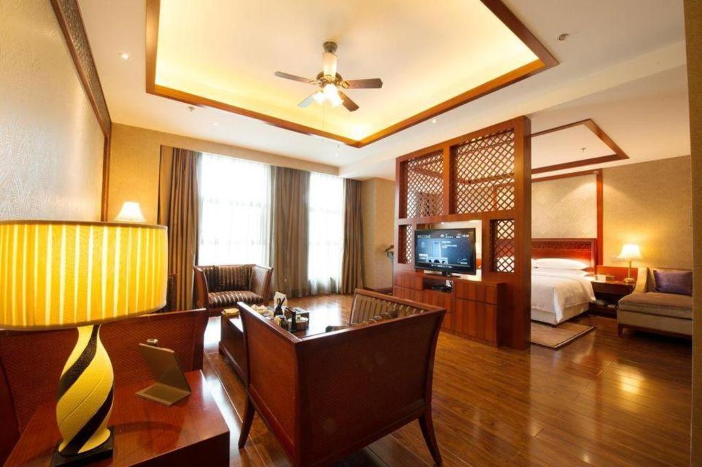 Chongqing Huachen International Hotel Екстериор снимка