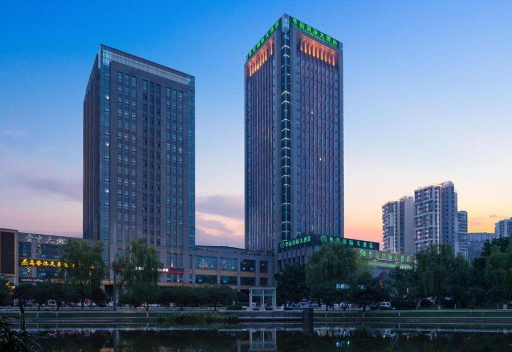 Chongqing Huachen International Hotel Екстериор снимка
