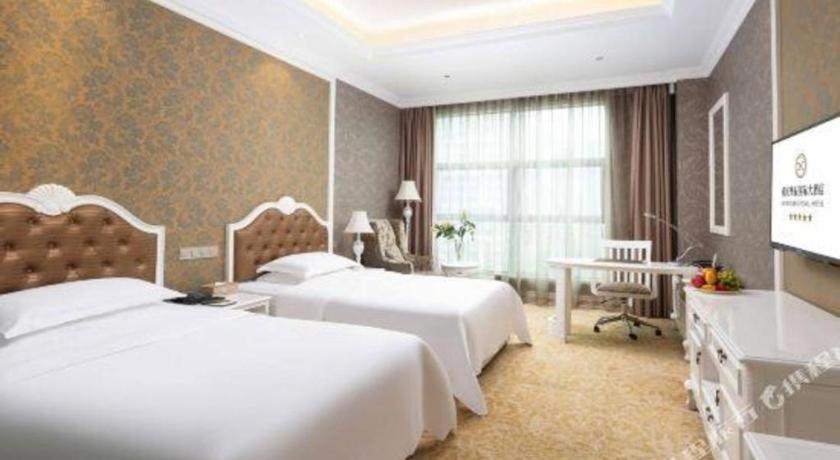 Chongqing Huachen International Hotel Екстериор снимка