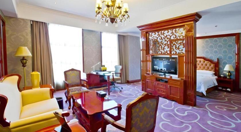 Chongqing Huachen International Hotel Екстериор снимка